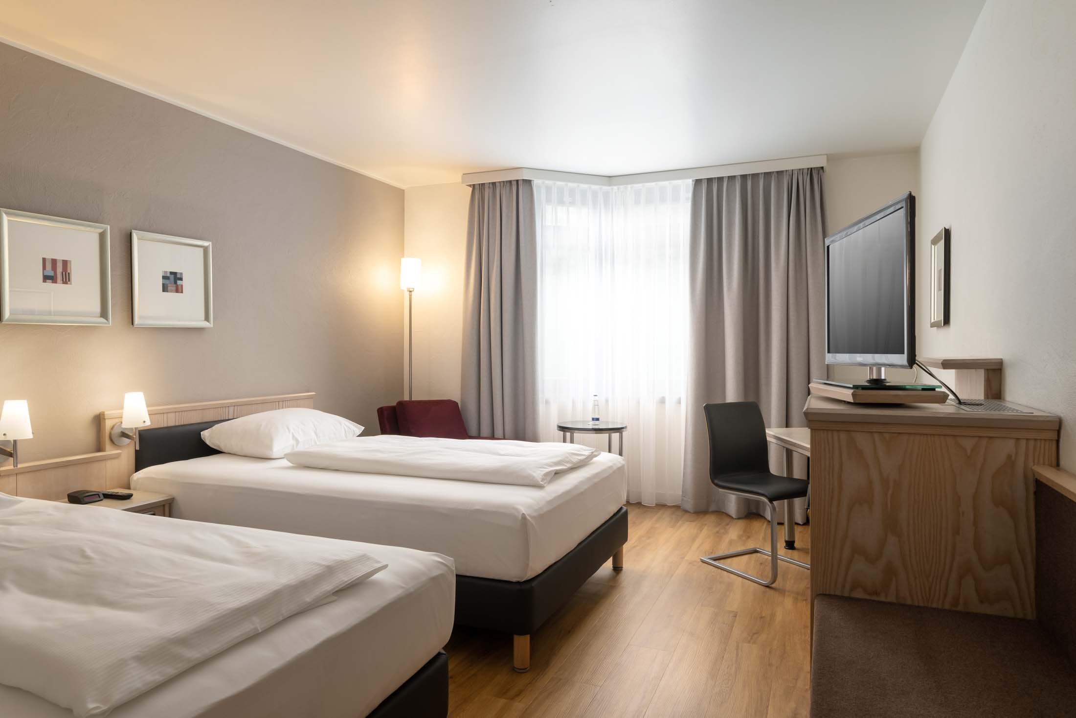 Hotelzimmer minimalistisch und clean